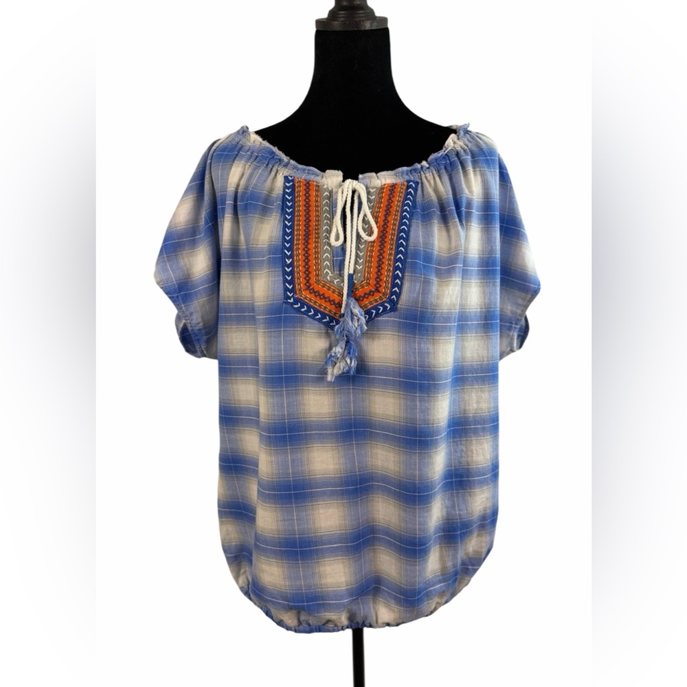 Democracy Boho Blue White Plaid Embroidered Peasant Top M 100% Cotton Bubble Hem
